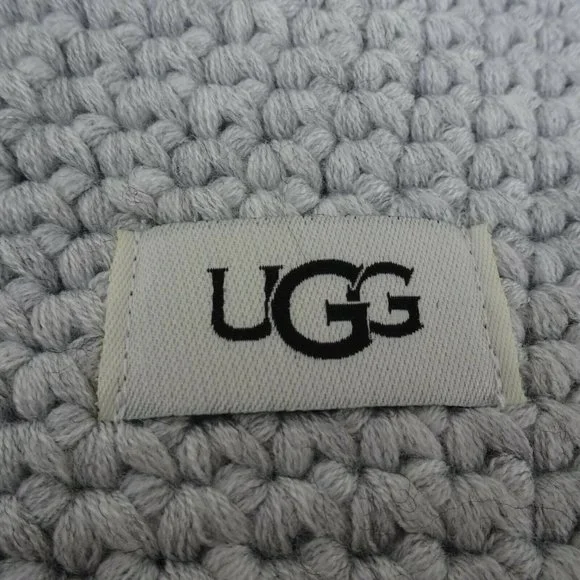 New UGG Pom Pom Knit Beanie Women's Men's Unisex Wool-Blend Logo OS Heather Grey - Picture 4 of 10